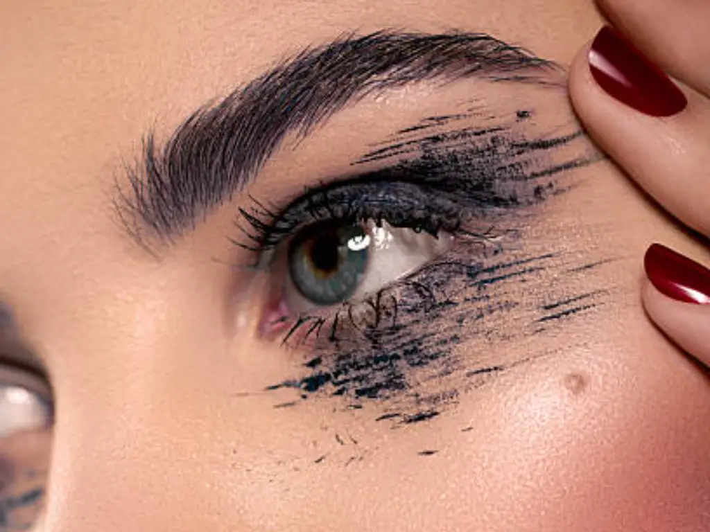 Waterproof Mascara Is Formulated: Ingredients, Challenges, and Standards