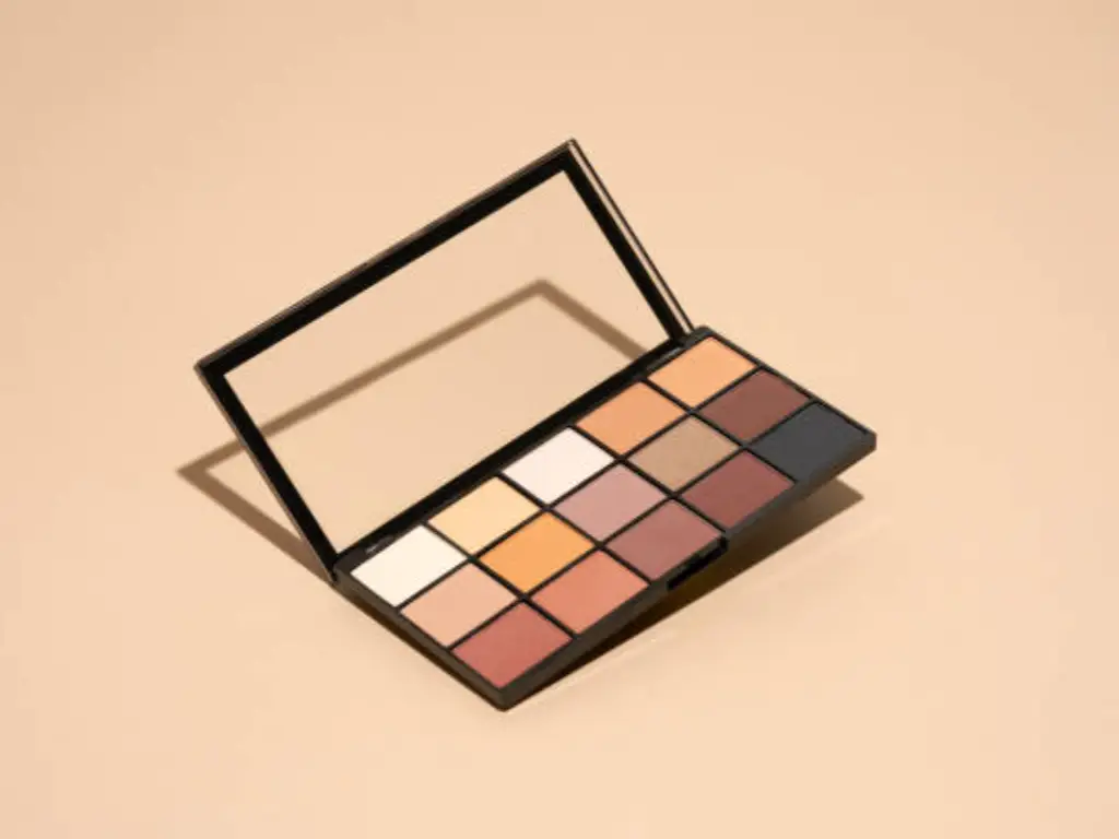 How to Choose a Certified Eyeshadow Palette Manufacturer
