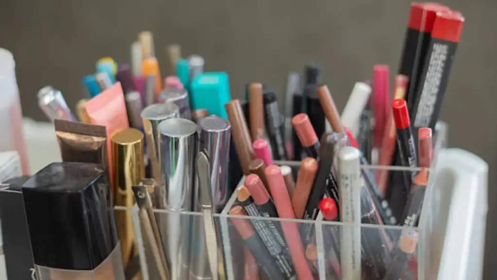 How to Store Mascara Properly