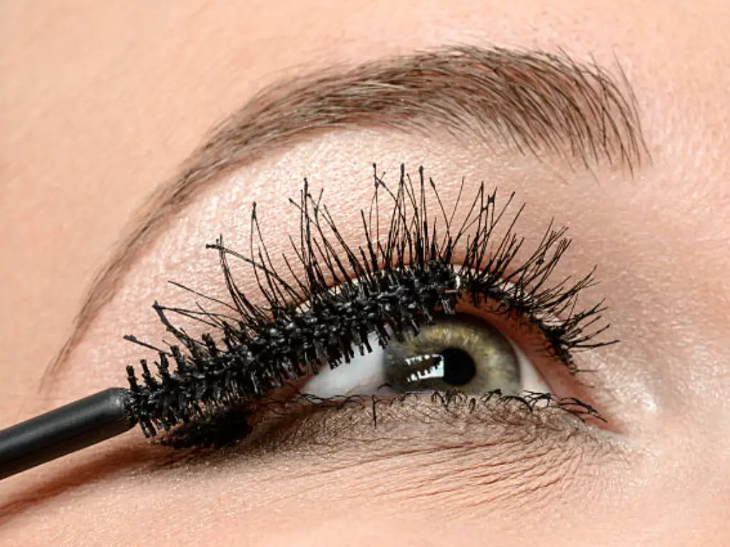 Why Mascara Dries Out Too Fast and How to Prevent It
